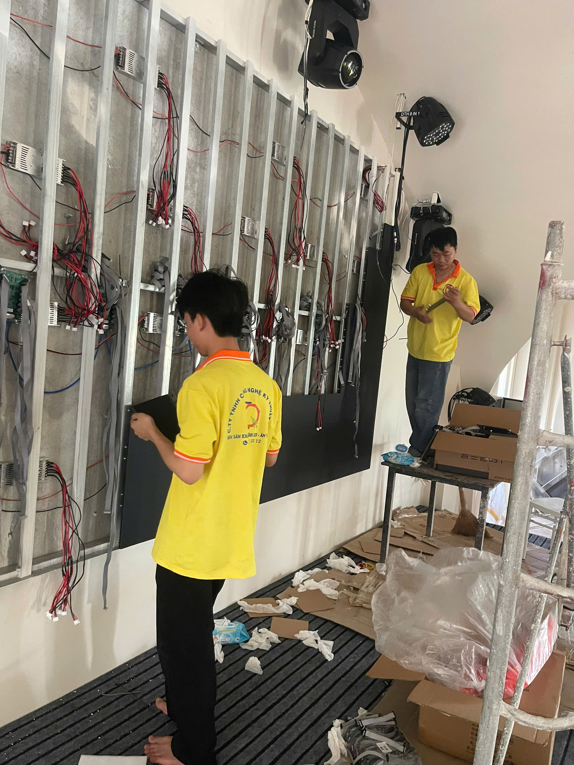DỰ ÁN MÀN HÌNH LED & ÁNH SÁNG TIỆC CƯỚI HỘI AN PALACE — DO ĐÈN SÂN KHẤU CQ THI CÔNG & LẮP ĐẶT