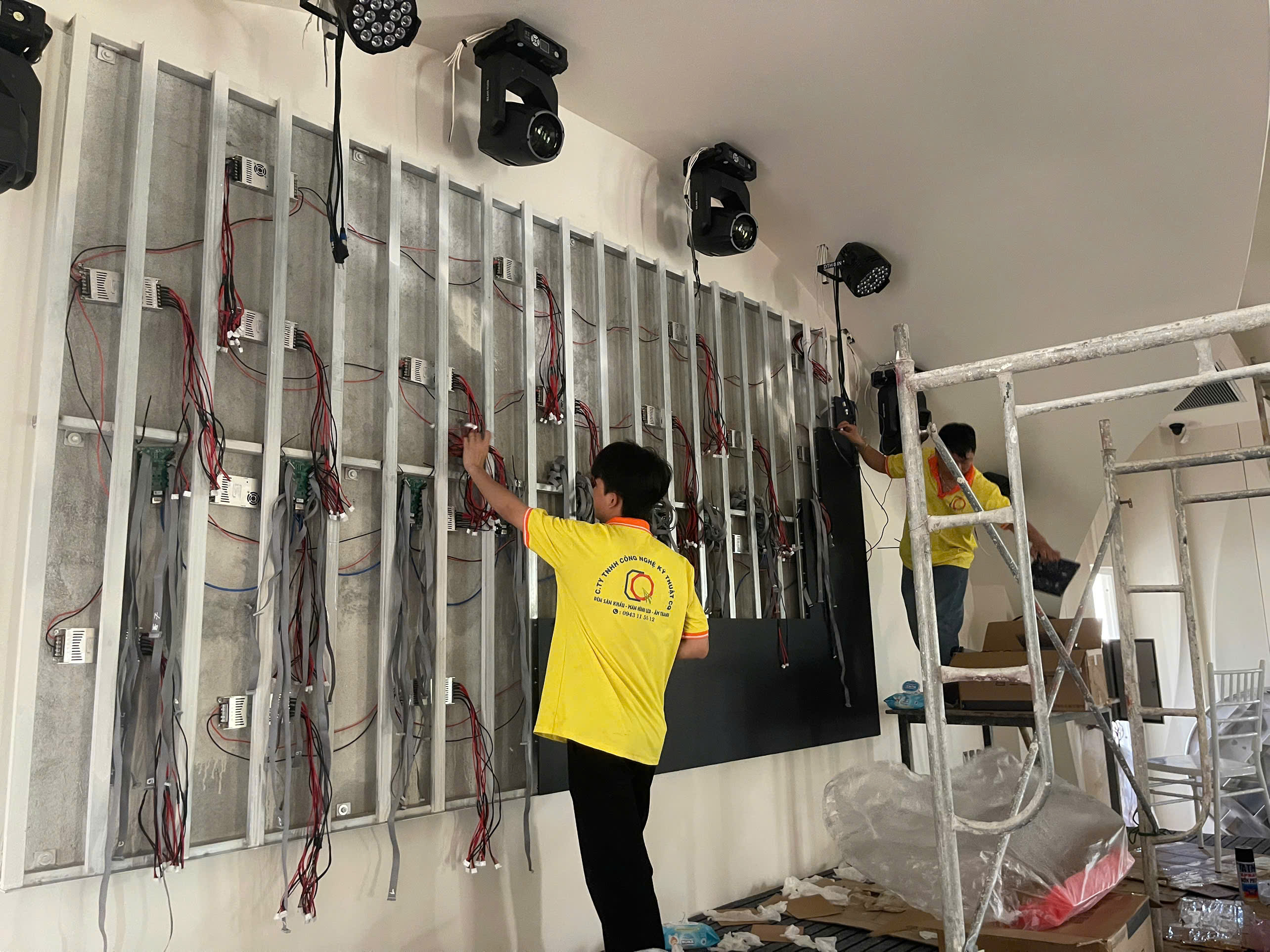 DỰ ÁN MÀN HÌNH LED & ÁNH SÁNG NHÀ HÀNG TIỆC CƯỚI HỘI AN PALACE — DO ĐÈN SÂN KHẤU CQ THI CÔNG & LẮP ĐẶT