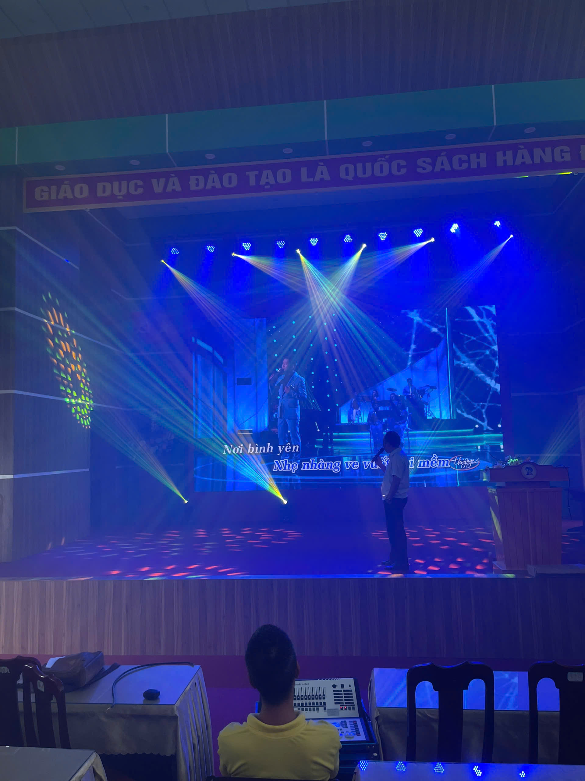 DỰ ÁN LẮP ĐẶT HỆ THỐNG CHIẾU SÁNG HỘI TRƯỜNG A5 – TRƯỜNG ĐẠI HỌC SƯ PHẠM ĐÀ NẴNG