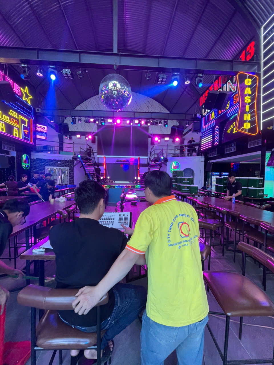 MÀN HÌNH LED — CQ THỰC HIỆN THI CÔNG LẮP ĐẶT