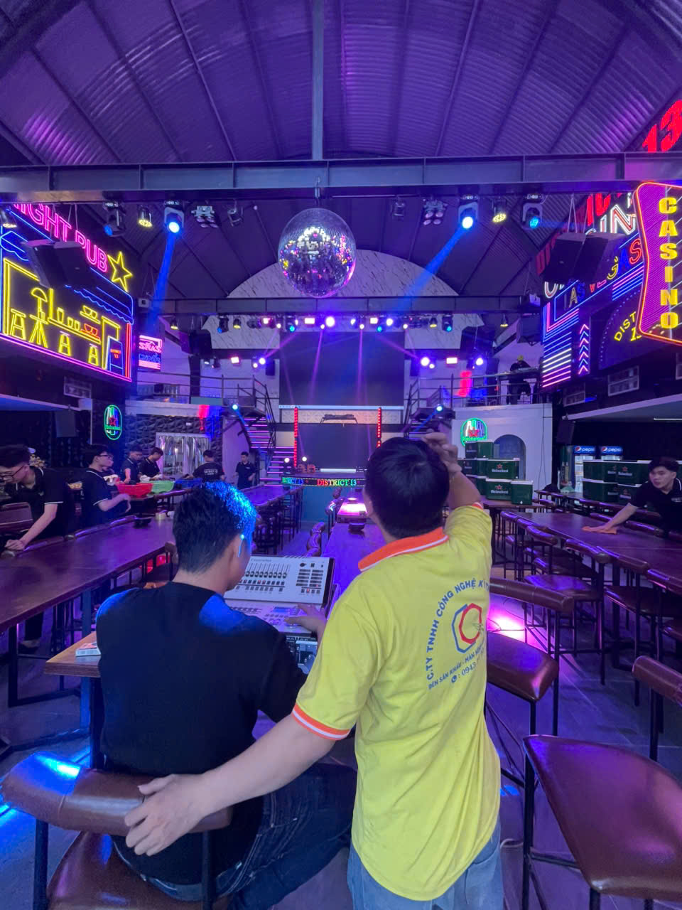 MÀN HÌNH LED — CQ THỰC HIỆN THI CÔNG LẮP ĐẶT